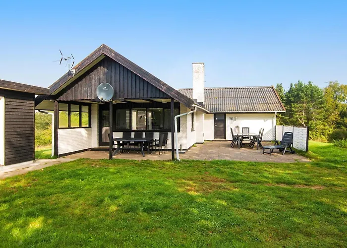 7 Person In Knebel-by Traum * Knebel